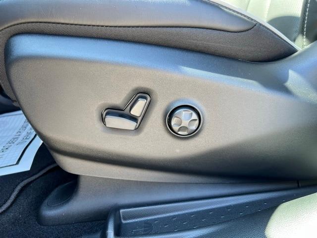 new 2025 Chrysler Pacifica car, priced at $47,406