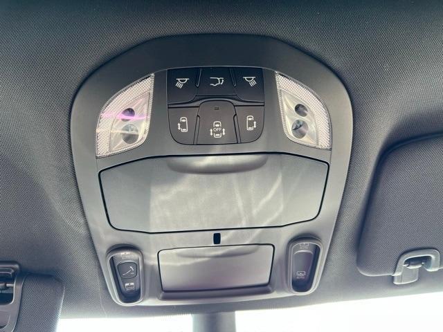 new 2025 Chrysler Pacifica car, priced at $47,406