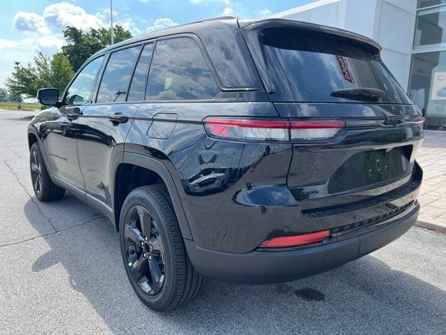 new 2025 Jeep Grand Cherokee car, priced at $40,855