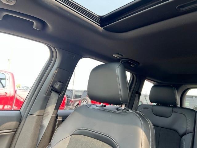 new 2025 Jeep Grand Cherokee car, priced at $40,855