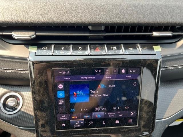 new 2025 Jeep Grand Cherokee car, priced at $40,855
