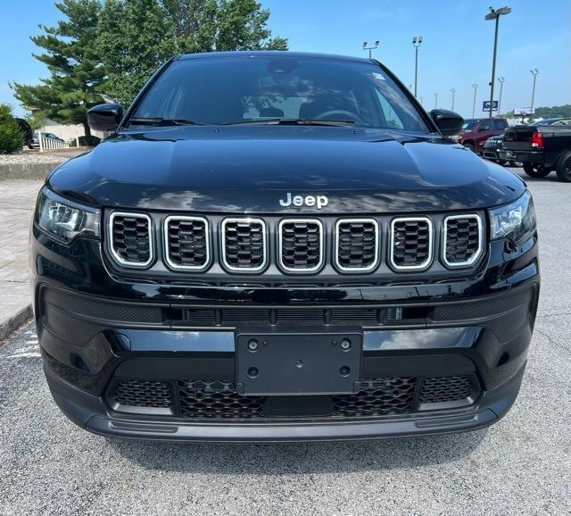 new 2025 Jeep Compass car, priced at $25,990