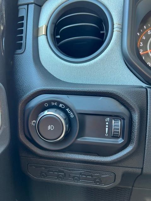 new 2025 Jeep Wrangler car, priced at $46,172