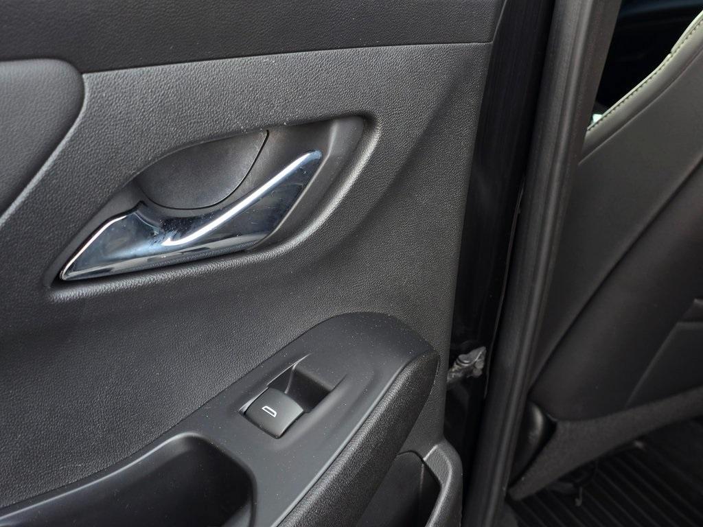 used 2022 Chevrolet Traverse car, priced at $29,540