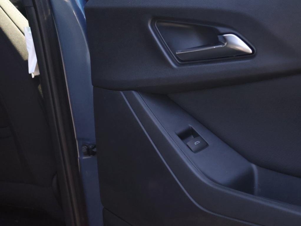 new 2025 Chevrolet Equinox car, priced at $30,153