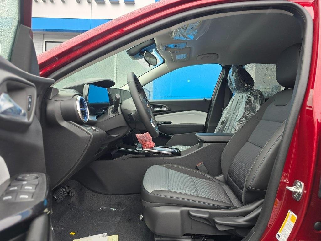 new 2025 Chevrolet Trax car, priced at $25,701
