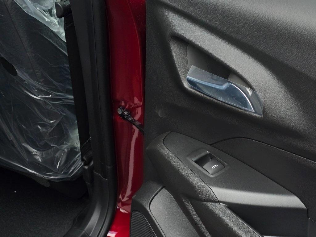 new 2025 Chevrolet Trax car, priced at $25,701