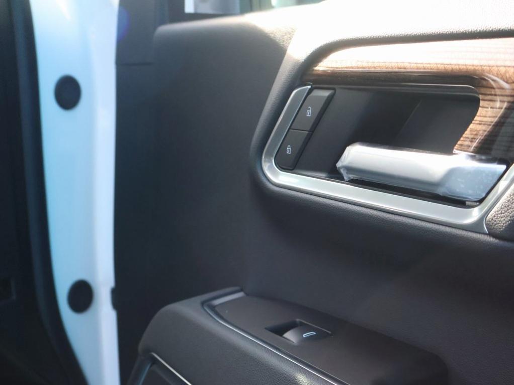 new 2025 Chevrolet Silverado 2500 car, priced at $64,567