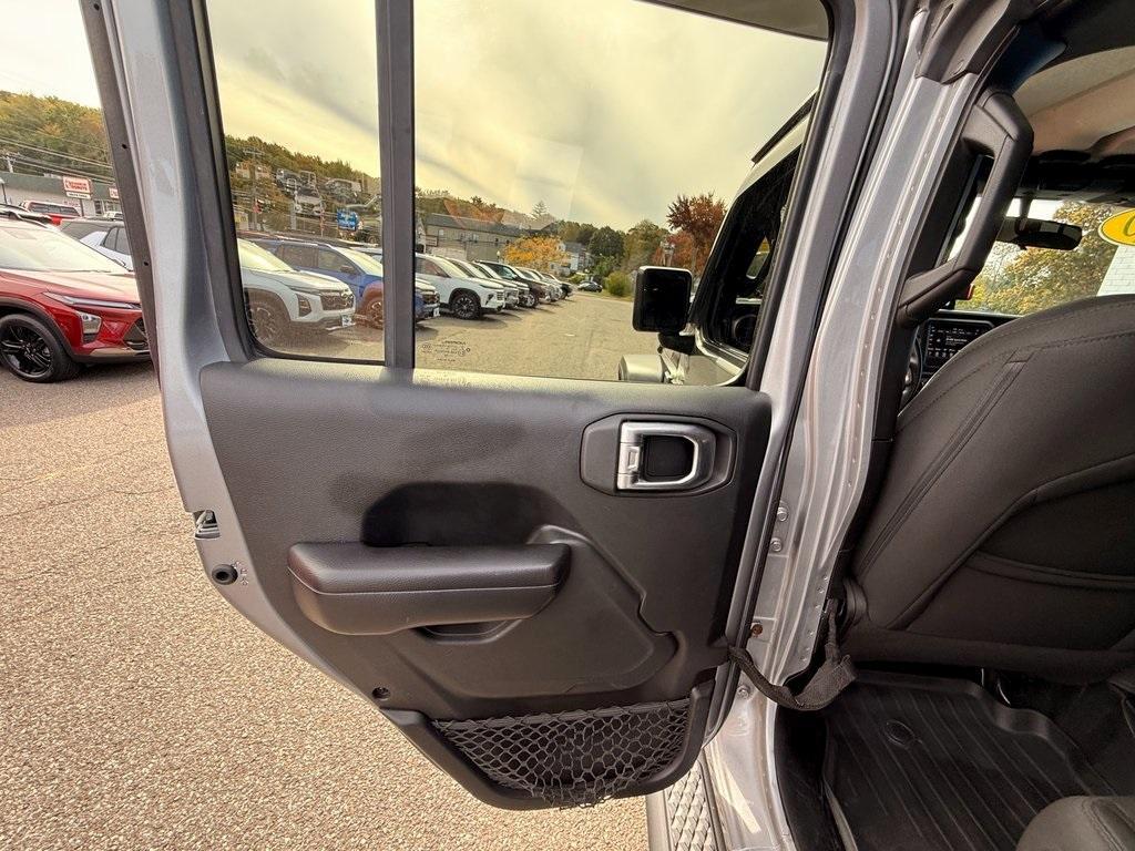 used 2020 Jeep Gladiator car, priced at $26,113