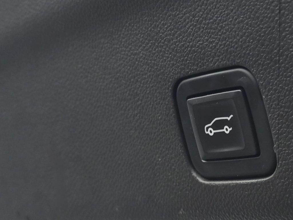 used 2022 Chevrolet Tahoe car, priced at $61,850