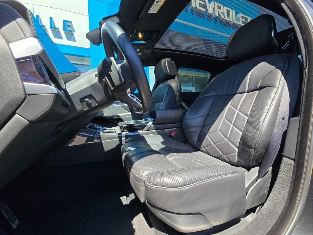 used 2023 BMW 760 car, priced at $83,999