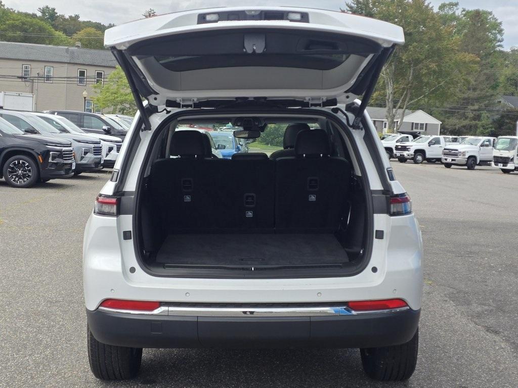 used 2022 Jeep Grand Cherokee car, priced at $31,799