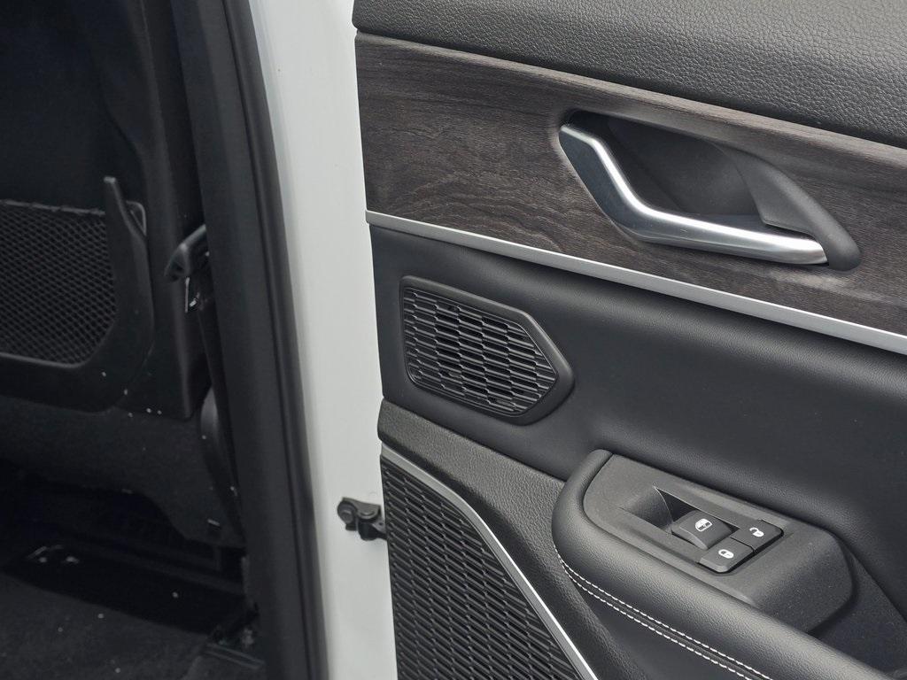 used 2022 Jeep Grand Cherokee car, priced at $31,799