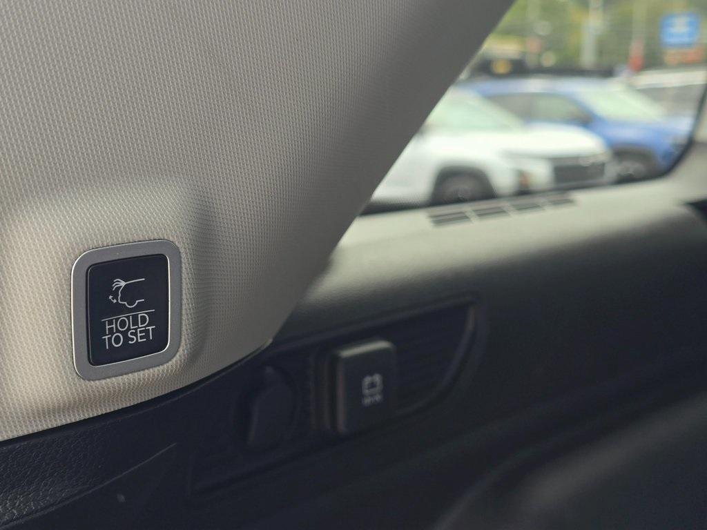 used 2022 Jeep Grand Cherokee car, priced at $31,799