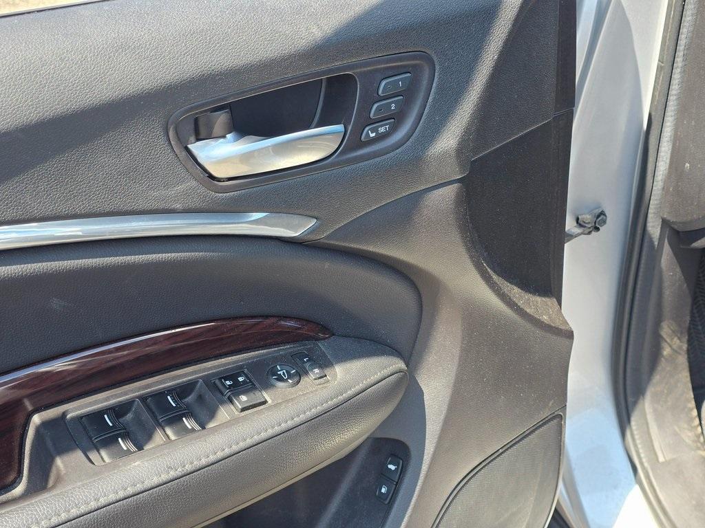 used 2015 Acura MDX car, priced at $15,128