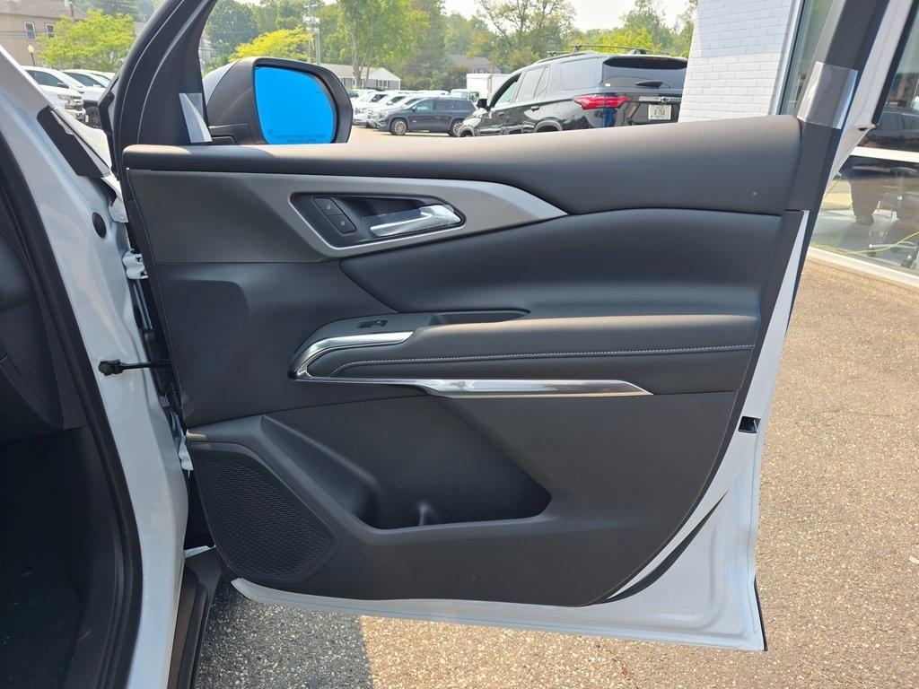 new 2026 Chevrolet Traverse car, priced at $45,360