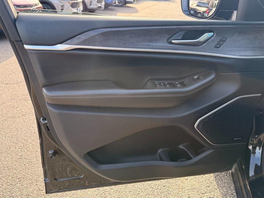 used 2021 Jeep Grand Cherokee L car, priced at $31,999