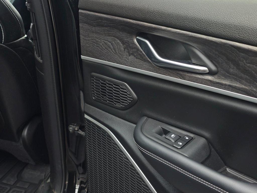 used 2021 Jeep Grand Cherokee L car, priced at $31,999
