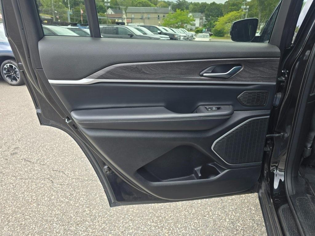 used 2021 Jeep Grand Cherokee L car, priced at $31,999