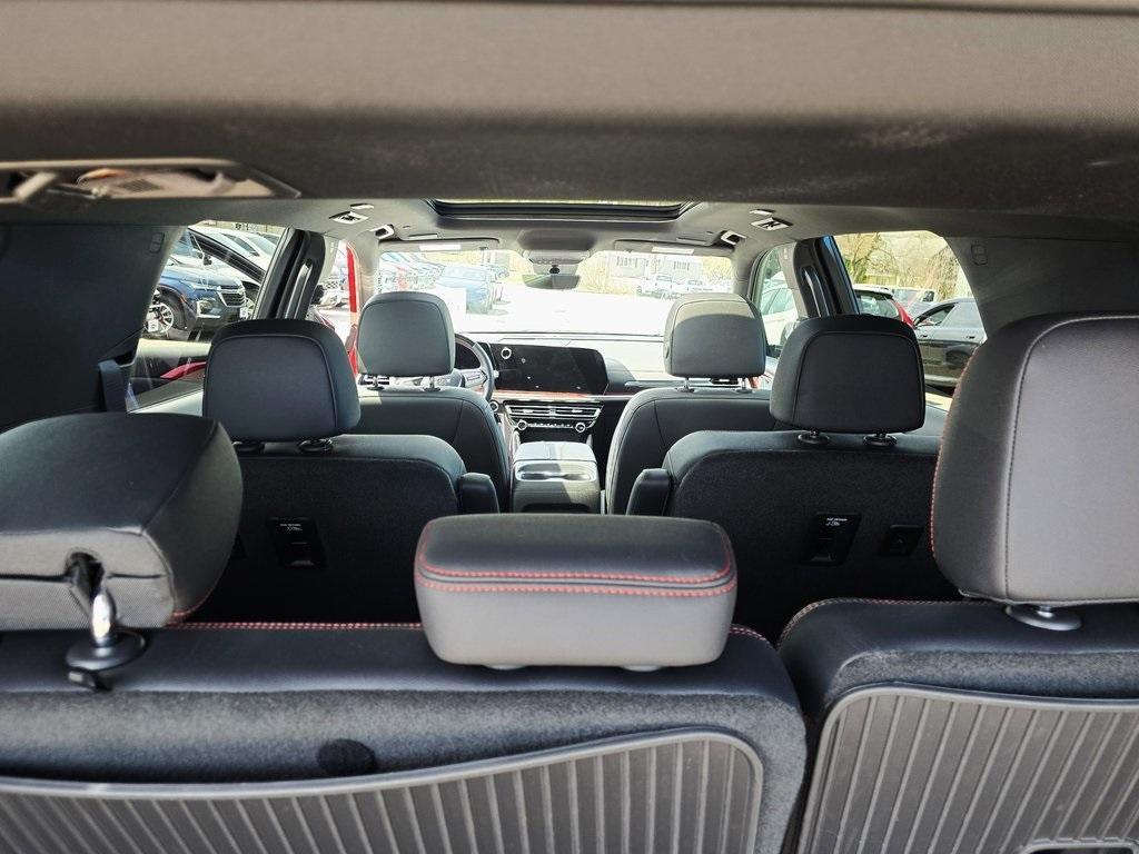 used 2024 Chevrolet Traverse car, priced at $57,988