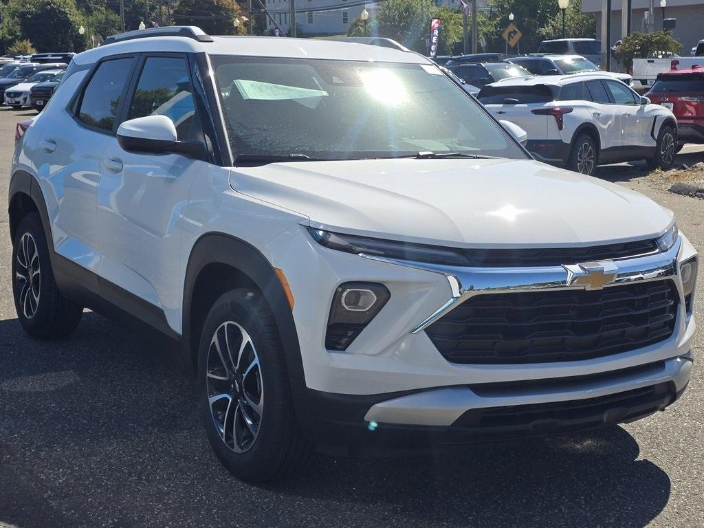 new 2026 Chevrolet TrailBlazer car, priced at $31,999