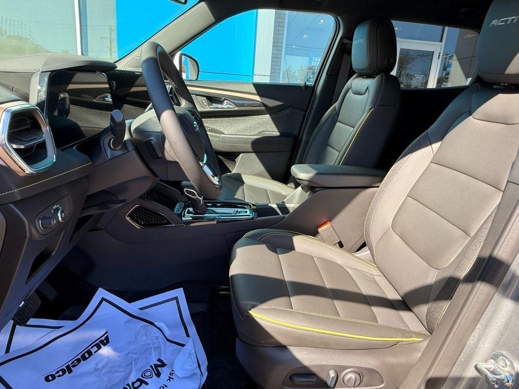 new 2025 Chevrolet TrailBlazer car, priced at $31,991