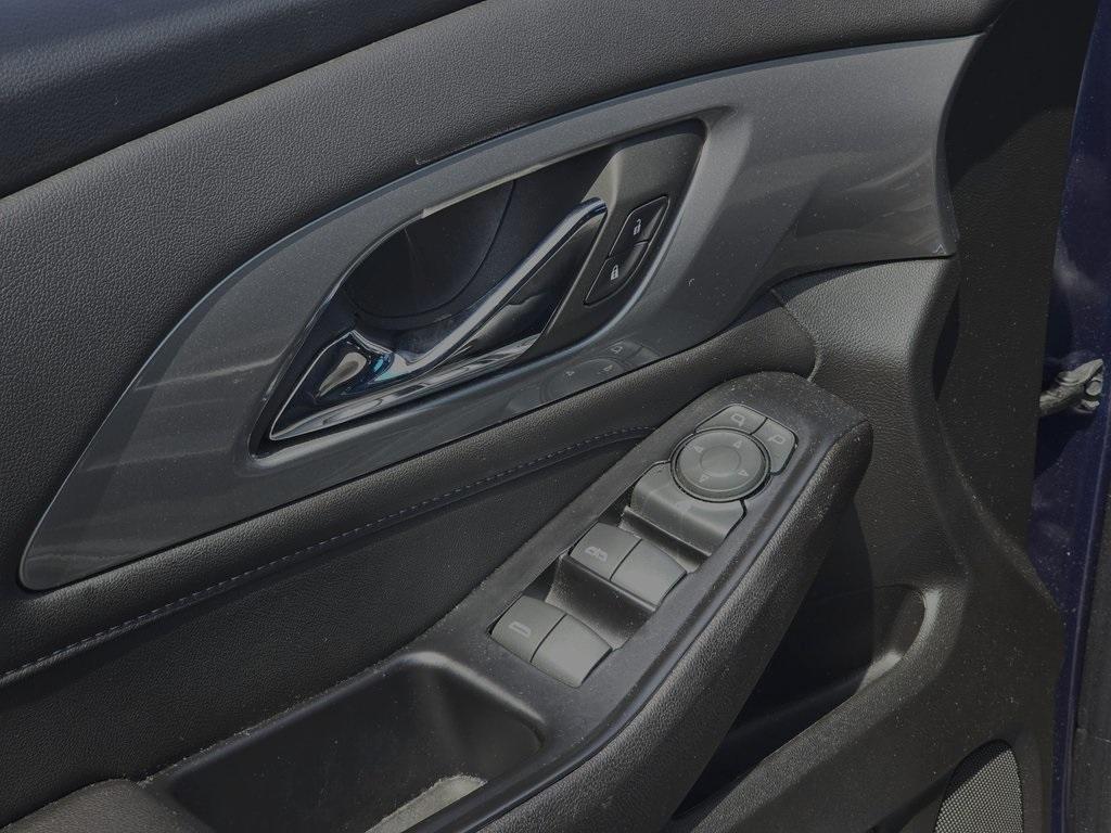 used 2023 Chevrolet Traverse car, priced at $32,999