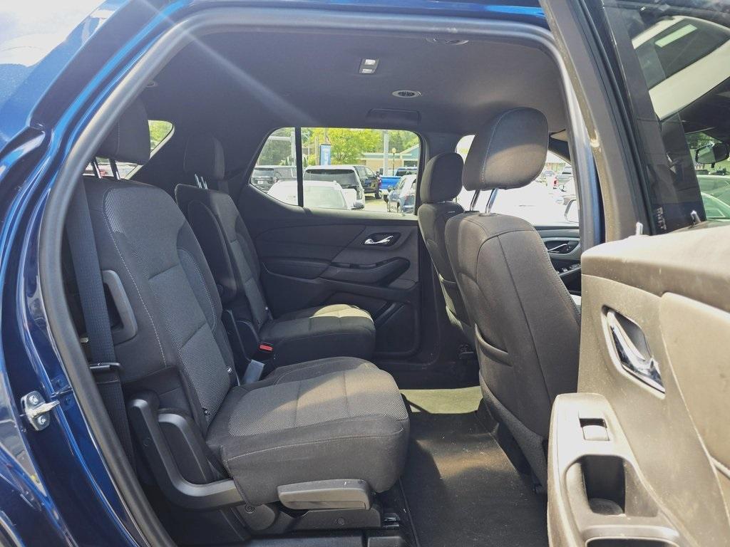 used 2023 Chevrolet Traverse car, priced at $32,999