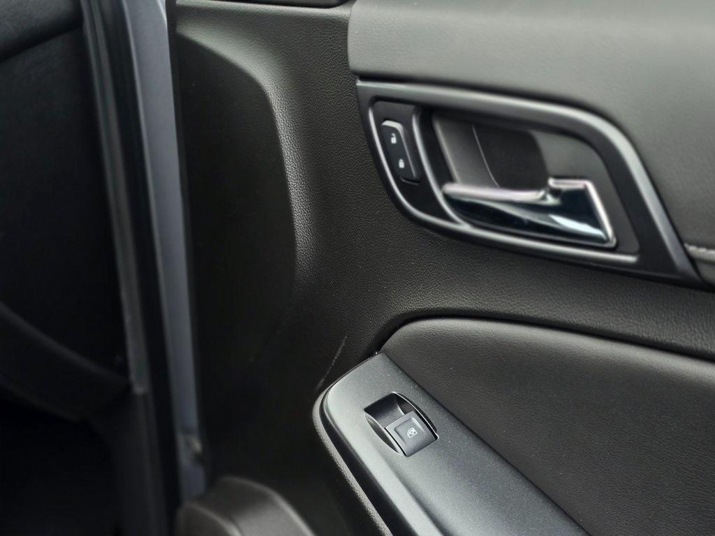 used 2019 GMC Yukon XL car, priced at $27,399