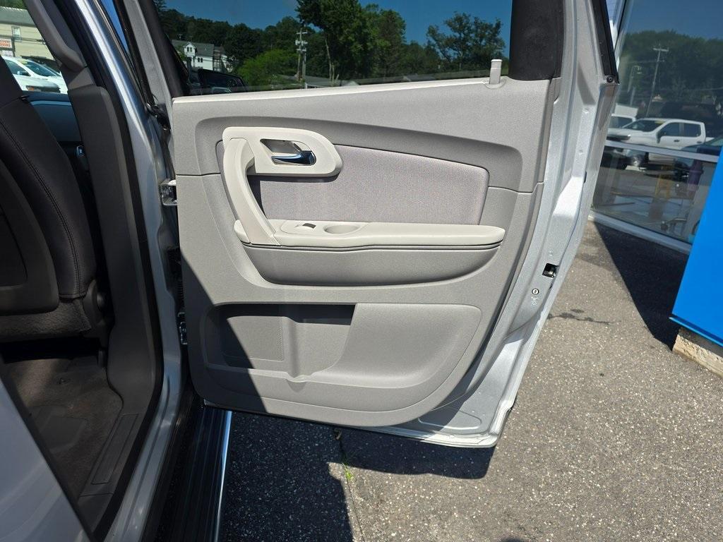 used 2012 Chevrolet Traverse car, priced at $10,999
