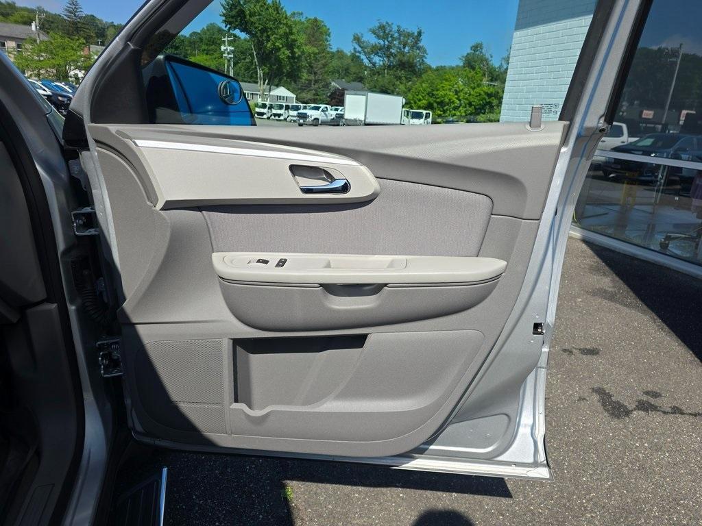 used 2012 Chevrolet Traverse car, priced at $10,999
