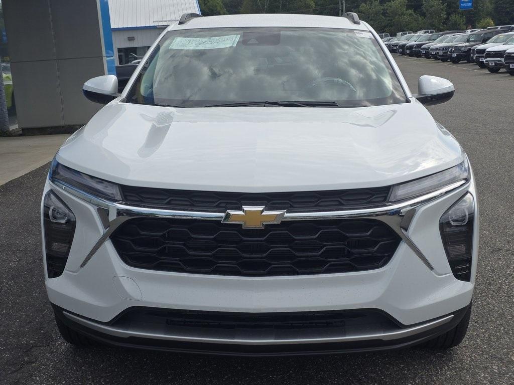 new 2025 Chevrolet Trax car, priced at $25,946
