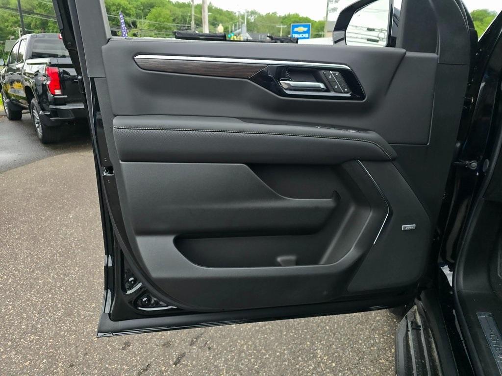 new 2025 Chevrolet Suburban car, priced at $86,715