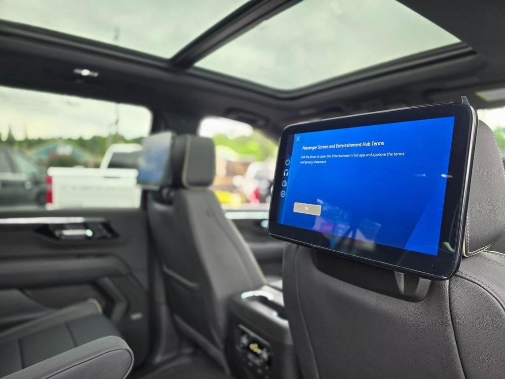 new 2025 Chevrolet Suburban car, priced at $86,715