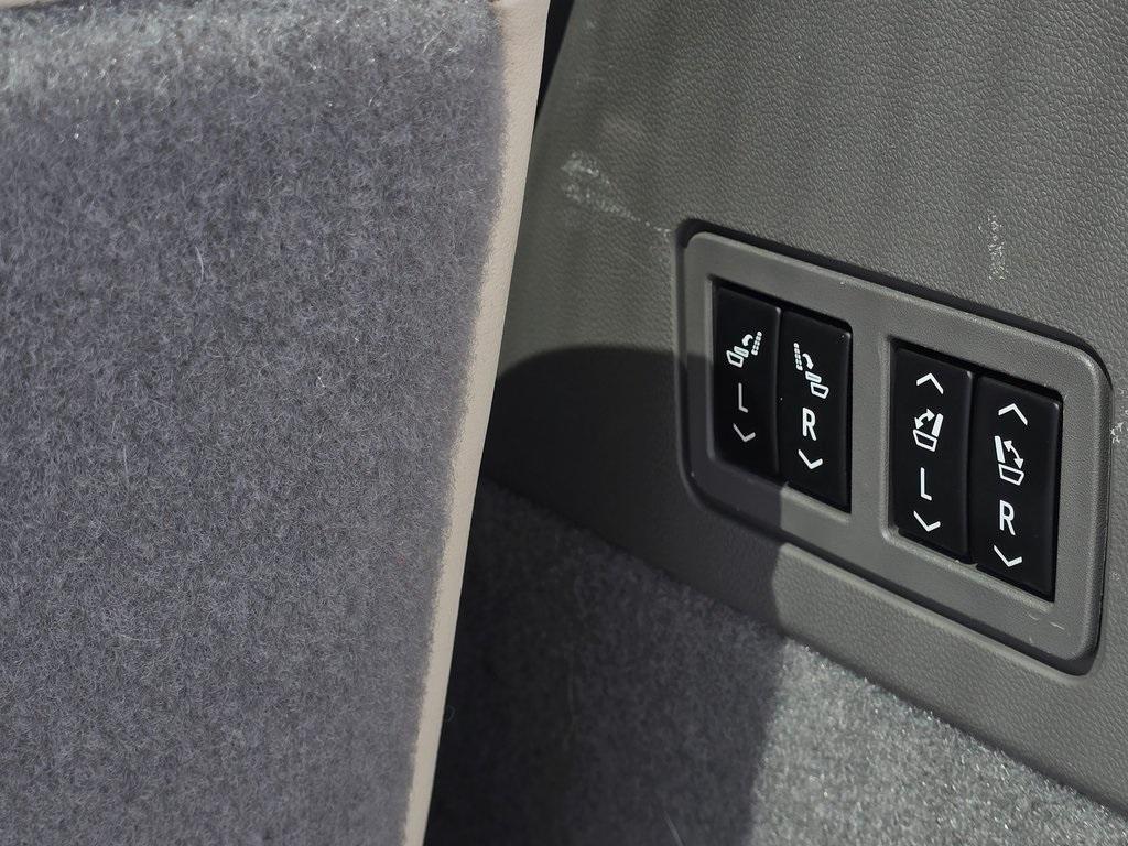 used 2022 Cadillac XT6 car, priced at $33,764