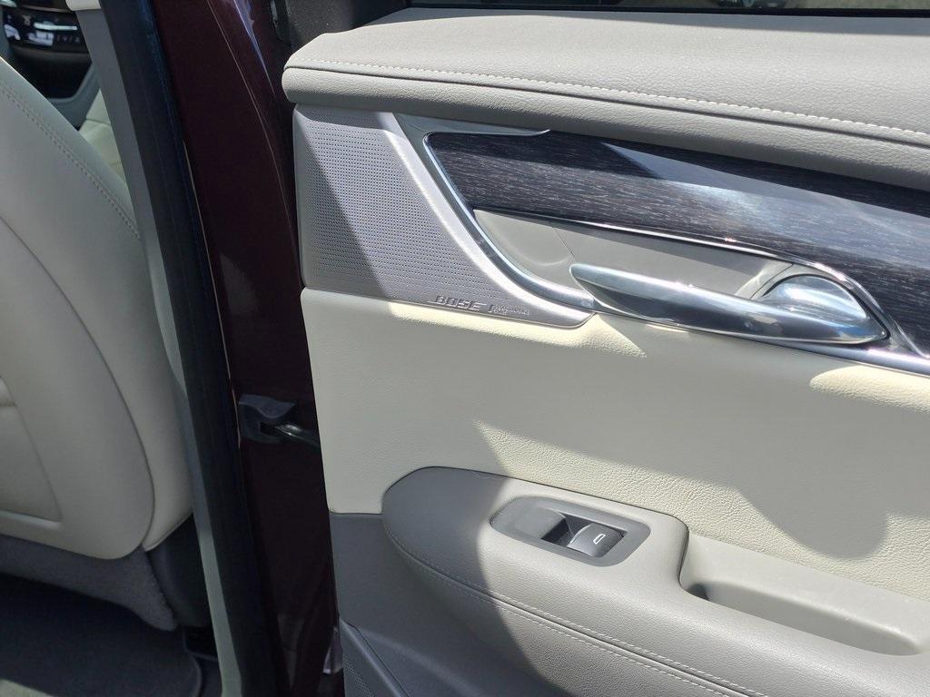 used 2022 Cadillac XT6 car, priced at $33,764