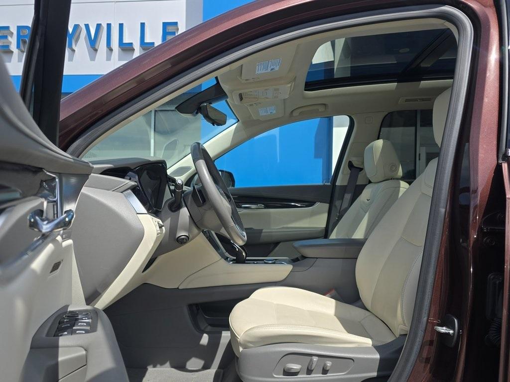 used 2022 Cadillac XT6 car, priced at $33,764