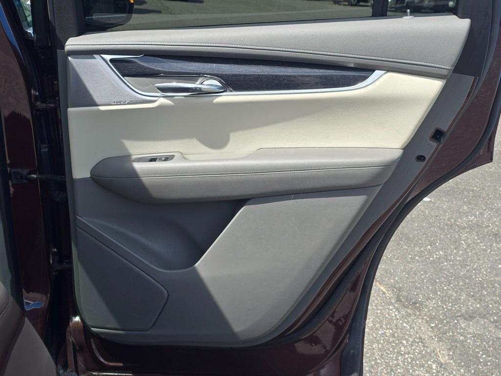 used 2022 Cadillac XT6 car, priced at $33,764