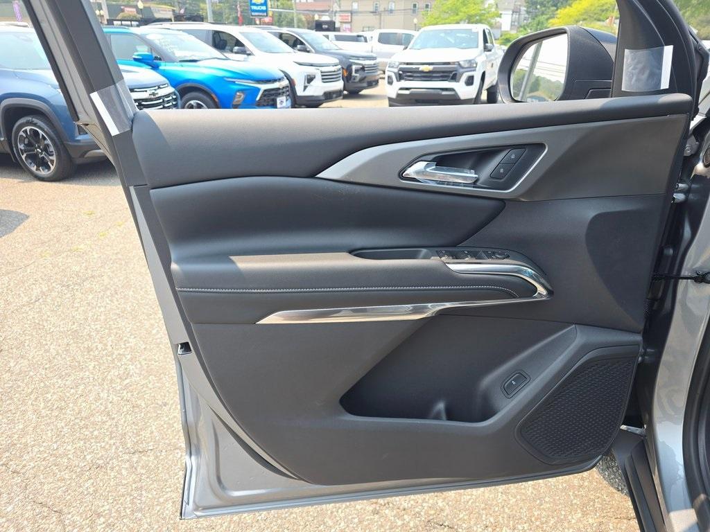 new 2026 Chevrolet Traverse car, priced at $41,902