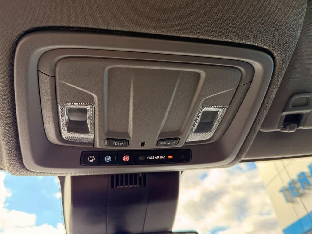 used 2024 Chevrolet Silverado 1500 car, priced at $28,214