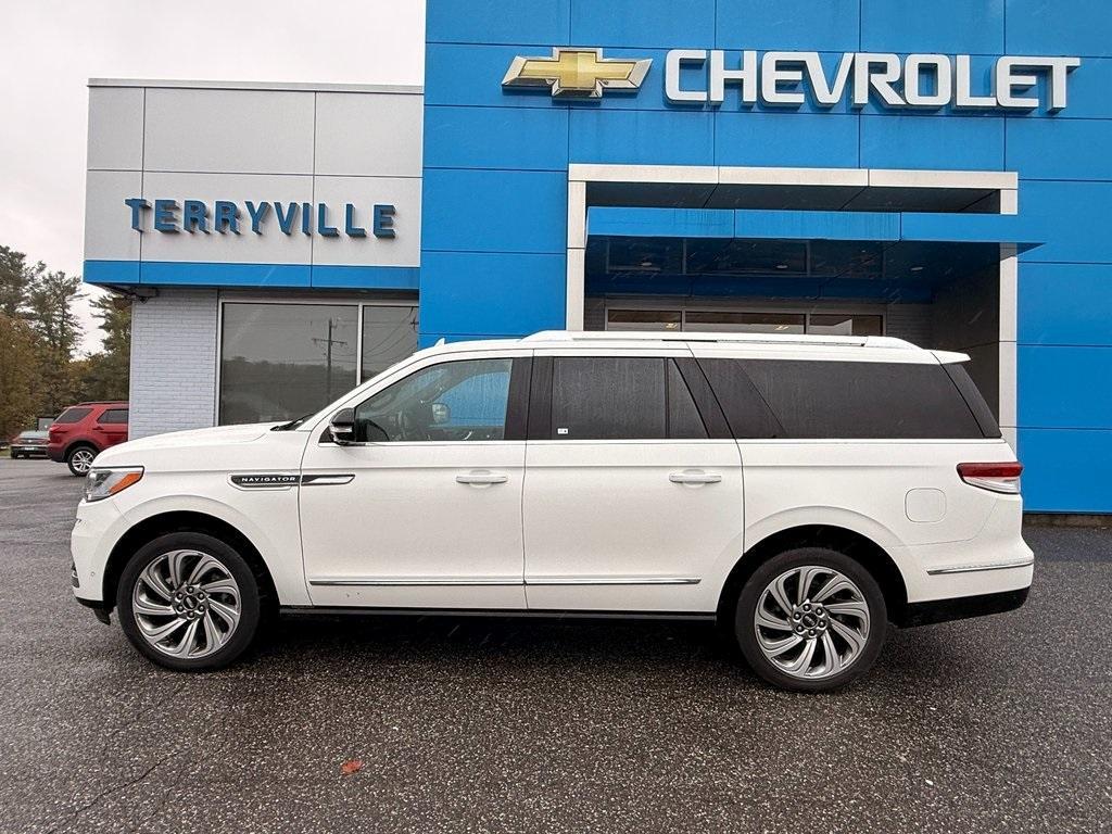used 2023 Lincoln Navigator L car, priced at $57,599