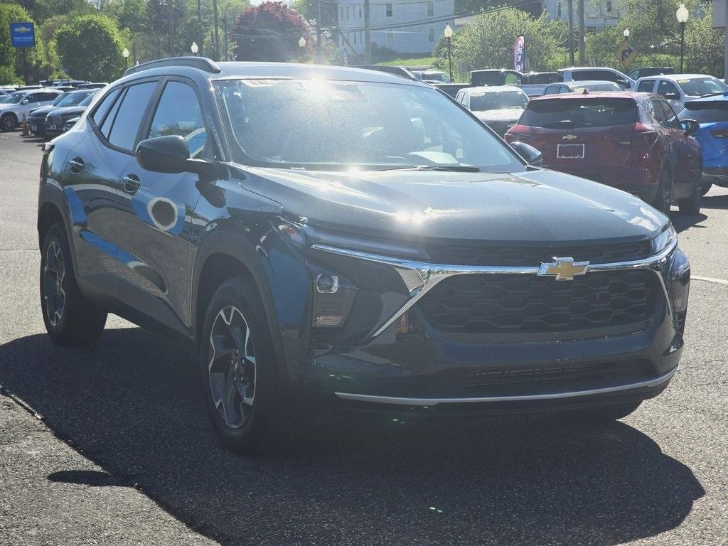 used 2025 Chevrolet Trax car, priced at $26,936