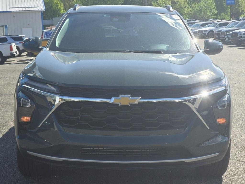 used 2025 Chevrolet Trax car, priced at $26,936