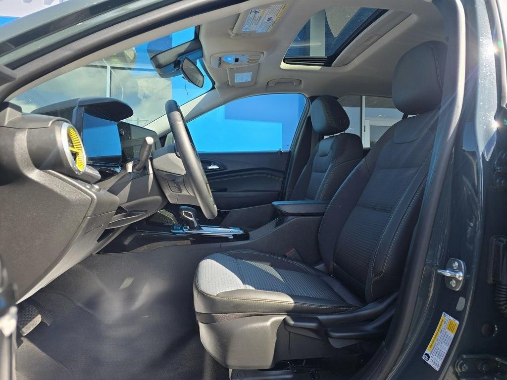 used 2025 Chevrolet Trax car, priced at $26,936