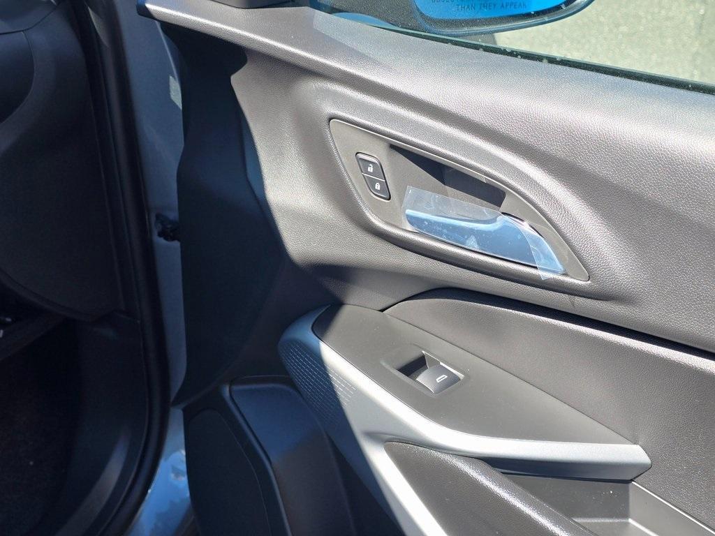 new 2025 Chevrolet Trax car, priced at $22,937
