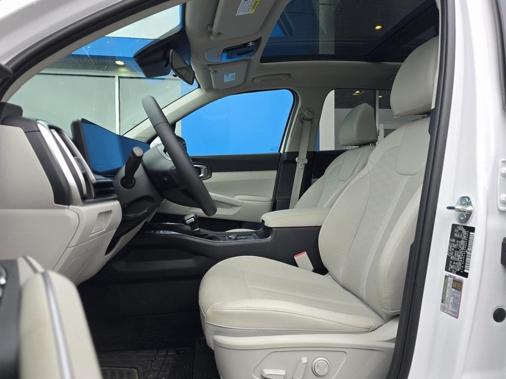used 2024 Kia Sorento car, priced at $31,651