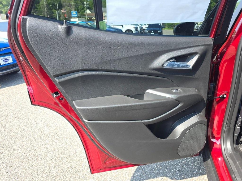 new 2025 Chevrolet Trax car, priced at $27,640