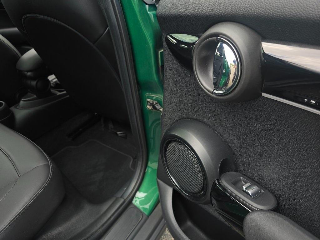 used 2022 MINI Hardtop car, priced at $22,399