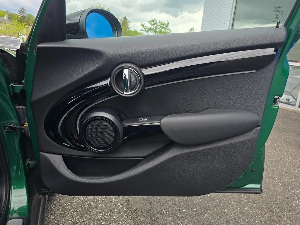 used 2022 MINI Hardtop car, priced at $22,399
