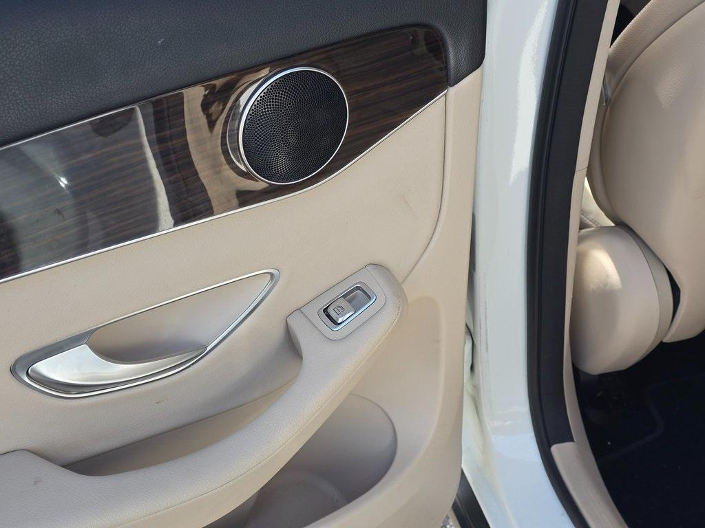 used 2020 Mercedes-Benz GLC 300 car, priced at $24,299